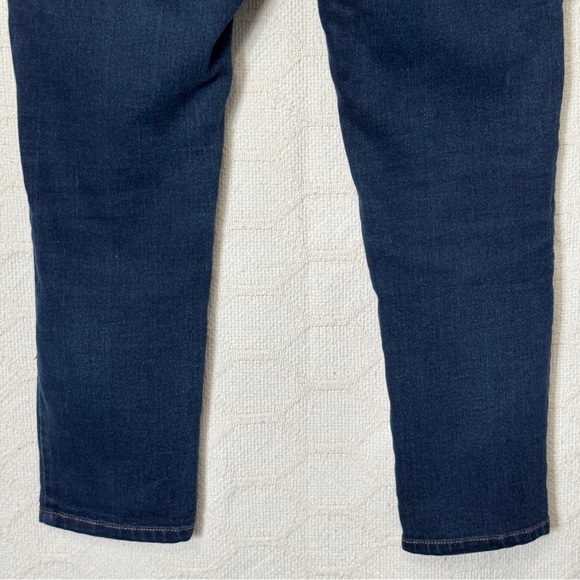 Simply Vera Wang Skinny Jeans Size 6 Dark Wash Mid Rise Stretch Denim - Picture 4 of 15